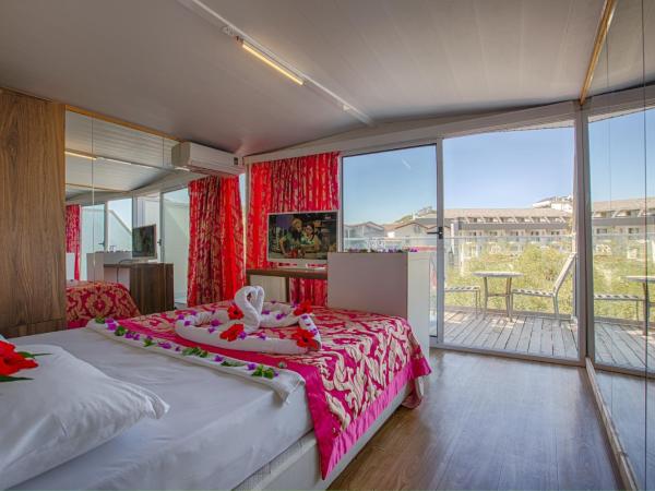 Club Hotel Anjeliq : photo 2 de la chambre suite exécutive