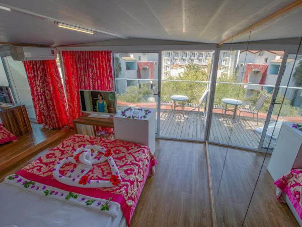 Club Hotel Anjeliq : photo 3 de la chambre suite exécutive