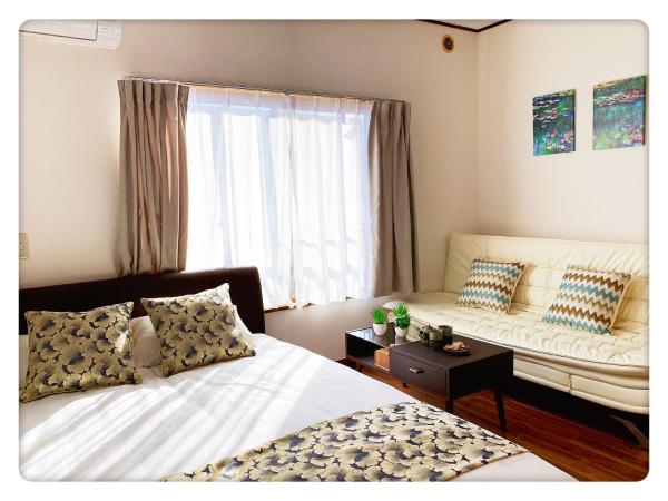TOKYO/Shinjuku & Shibuya 10mins/5mins walk to subway stiaon/Kichijoji 15mins/Shimokitazawa 5mins/Louis House : photo 3 de la chambre chambre triple avec toilettes communes