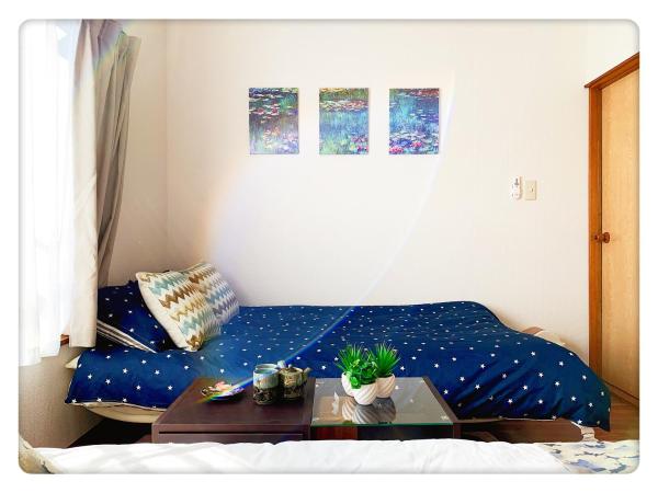 TOKYO/Shinjuku & Shibuya 10mins/5mins walk to subway stiaon/Kichijoji 15mins/Shimokitazawa 5mins/Louis House : photo 7 de la chambre chambre triple avec toilettes communes