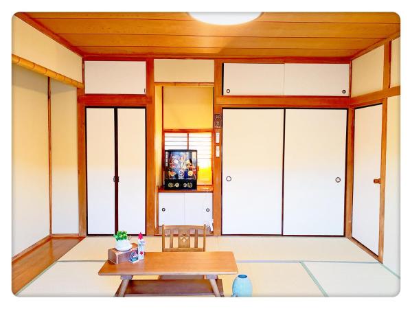 TOKYO/Shinjuku & Shibuya 10mins/5mins walk to subway stiaon/Kichijoji 15mins/Shimokitazawa 5mins/Louis House : photo 5 de la chambre chambre familiale avec salle de bains commune