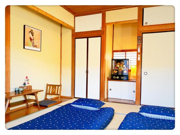 TOKYO/Shinjuku & Shibuya 10mins/5mins walk to subway stiaon/Kichijoji 15mins/Shimokitazawa 5mins/Louis House : photo 9 de la chambre chambre familiale avec salle de bains commune