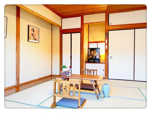 TOKYO/Shinjuku & Shibuya 10mins/5mins walk to subway stiaon/Kichijoji 15mins/Shimokitazawa 5mins/Louis House : photo 4 de la chambre chambre familiale avec salle de bains commune