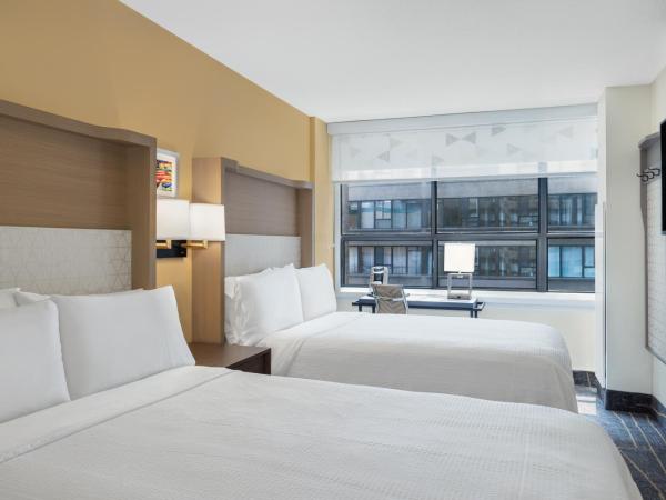 Holiday Inn Toronto Downtown Centre, an IHG Hotel : photo 1 de la chambre chambre double standard avec 2 lits doubles