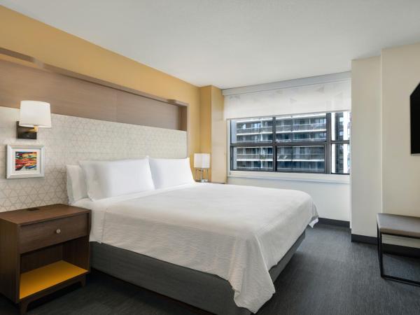Holiday Inn Toronto Downtown Centre, an IHG Hotel : photo 4 de la chambre chambre lit king-size premium
