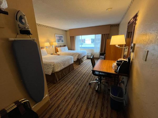 Travelodge by Wyndham Seattle By The Space Needle : photo 10 de la chambre chambre 2 lits queen-size - non-fumeurs