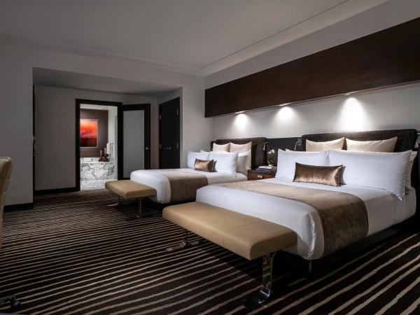 Red Rock Casino Resort & Spa : photo 2 de la chambre luxury room - canyon view two queen