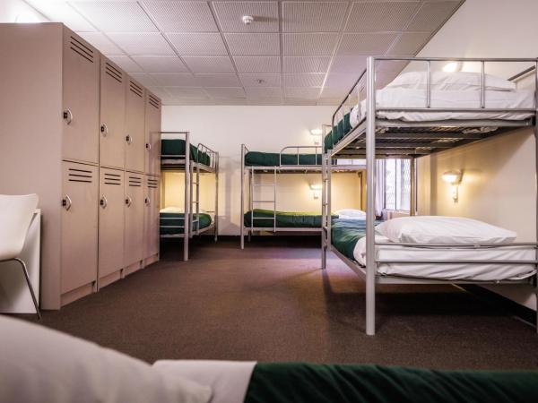YHA Adelaide Central : photo 1 de la chambre lit dans dortoir mixte de 8 lits 