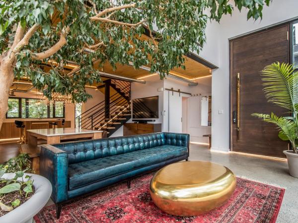 Luxury BNB - Halifax Rooftop - The Sunrise Room : photo 4 de la chambre chambre lit queen-size deluxe