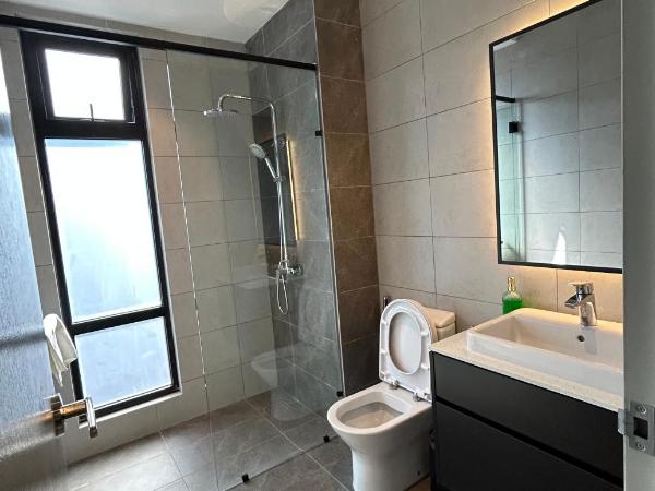 Axon Residence at Pavilion KLCC KL Tower view by KIMIRO : photo 10 de la chambre suite lit queen-size deluxe