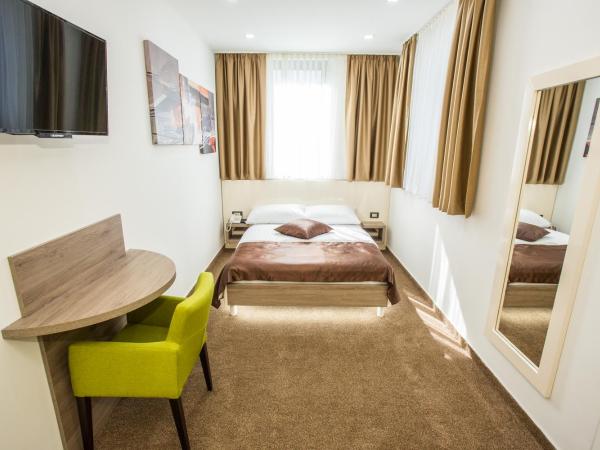 Hotel National : photo 1 de la chambre chambre double Économique