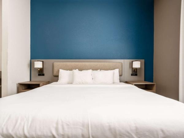 Comfort Suites Columbia Northeast - Fort Jackson : photo 5 de la chambre suite lit king-size – non-fumeurs