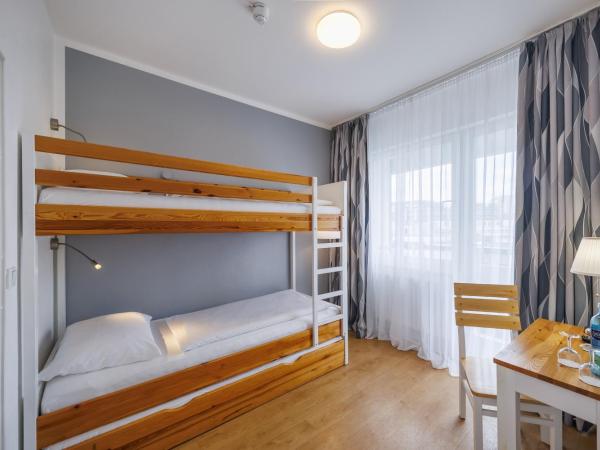 Hotel Lützow : photo 1 de la chambre chambre lits jumeaux avec lit superposé