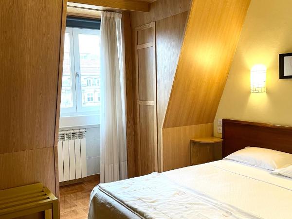 Hotel Universal : photo 2 de la chambre chambre double standard - vue sur ville