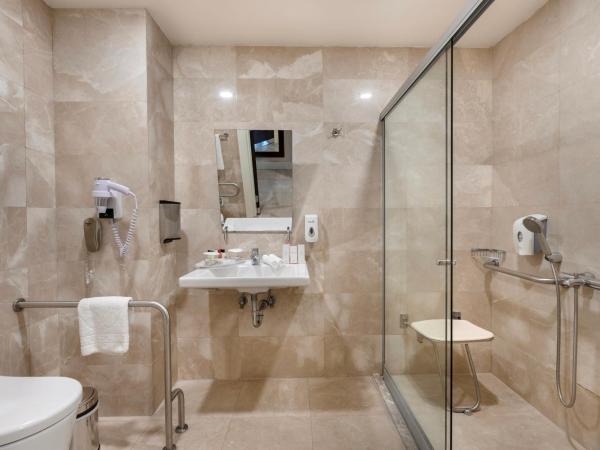 Ramada Plaza Antalya : photo 2 de la chambre chambre Économique