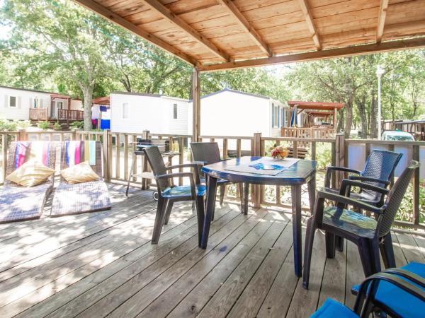 Easyatent Mobile home Bijela Uvala : photo 4 de la chambre mobile home