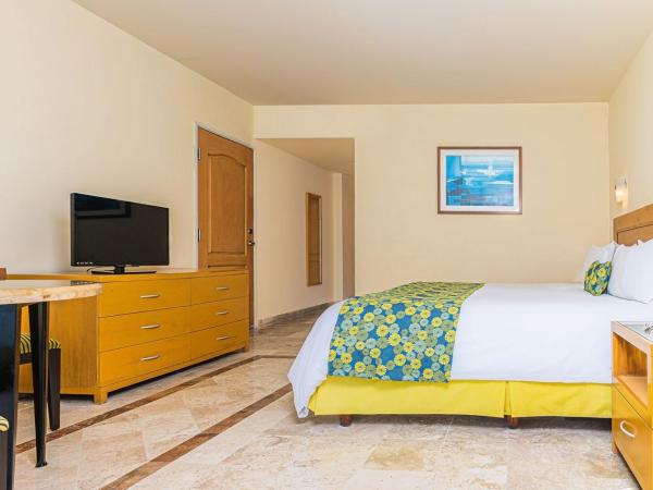 Krystal Vallarta : photo 1 de la chambre chambre lit king-size - vue sur jardin