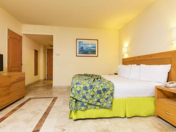 Krystal Vallarta : photo 2 de la chambre chambre lit king-size - vue sur jardin