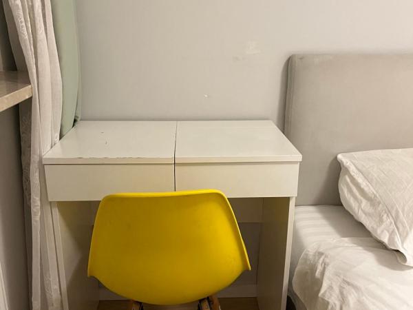 airport cybernetyki2 inn : photo 3 de la chambre chambre double avec toilettes communes