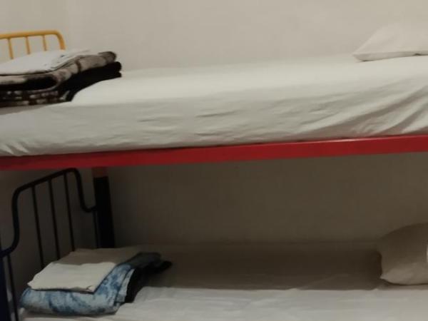 Hostal San Pueblo : photo 2 de la chambre chambre triple basique avec salle de bains commune