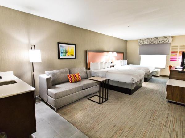 Hampton Inn & Suites Sacramento-Auburn Boulevard : photo 2 de la chambre queen studio suite with two queen beds and sofa bed - non-smoking