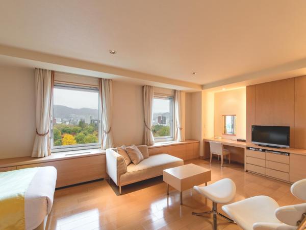 Sapporo Park Hotel : photo 5 de la chambre executive floor universal room with park view (2 adults) - non-smoking
