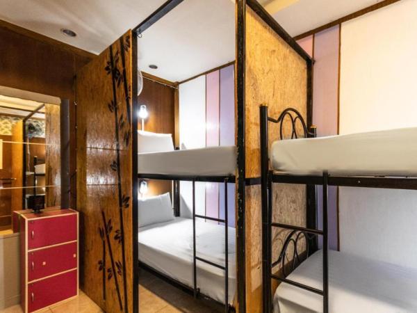 Riverside Guesthouse : photo 1 de la chambre lit dans dortoir mixte de 6 lits