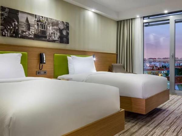Hampton by Hilton Istanbul Atakoy : photo 1 de la chambre chambre lits jumeaux