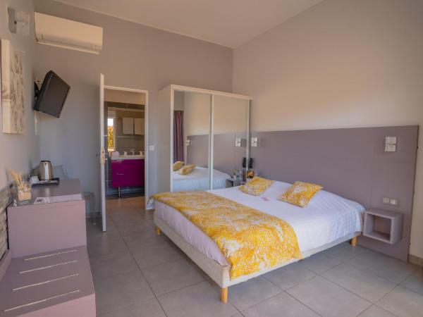 Hotel Le Grand Pavois : photo 2 de la chambre hébergement en rez-de-jardin