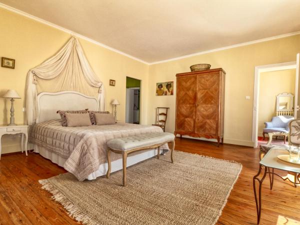 Mas d'Escattes : photo 5 de la chambre chambre double - vue sur jardin