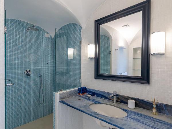 Hotel Mamela : photo 7 de la chambre chambre double ou lits jumeaux - vue partielle sur mer