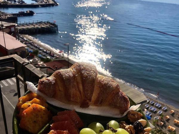 B&B Vista Mare : photo 10 de la chambre chambre double - vue sur montagne