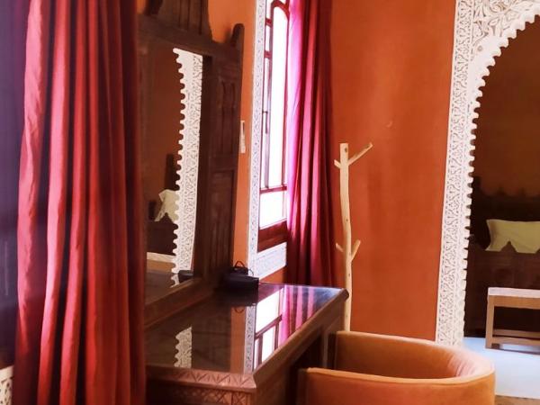 maison d'hôtes Le petit jardin Marrakech : photo 7 de la chambre chambre deluxe (2 adultes + 1 enfant)