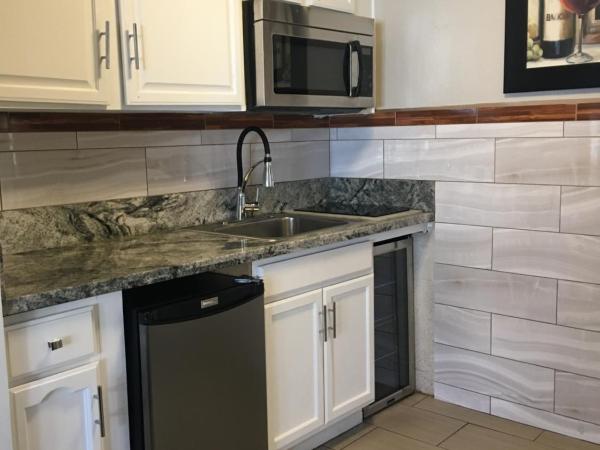 Desert Moon Motel : photo 1 de la chambre suite familiale