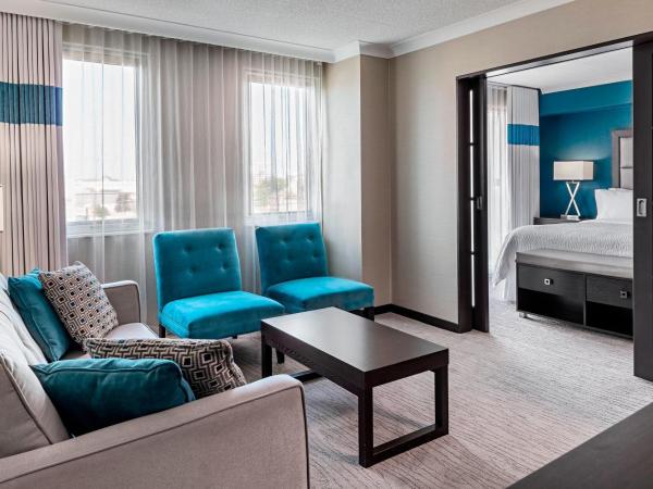 Four Points by Sheraton London : photo 4 de la chambre suite lit king-size tour