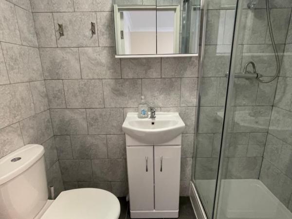 Kensal Lodge 2 Guest House : photo 5 de la chambre chambre double avec salle de bains privative