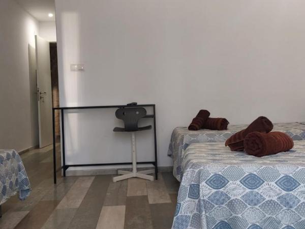 City Center Guest house : photo 3 de la chambre chambre triple deluxe