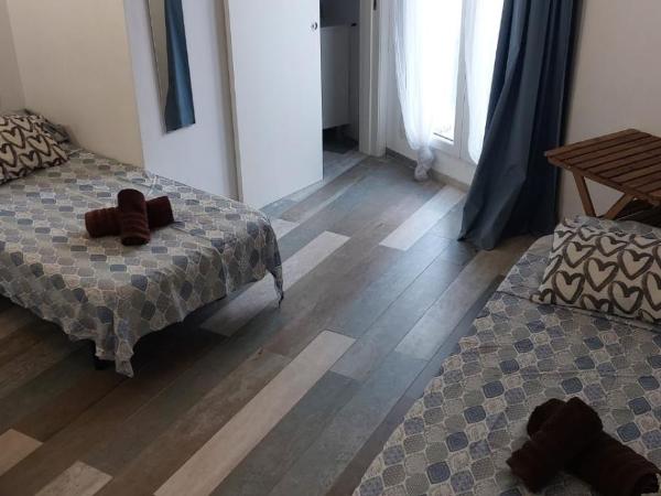 City Center Guest house : photo 1 de la chambre chambre triple deluxe