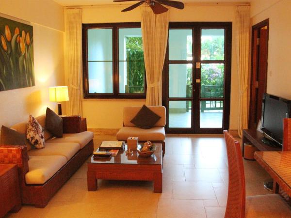 Aegean Suites Sanya Yalong Bay Resort : photo 2 de la chambre suite 2 chambres avec cuisine, ustensiles et lave-linge/sèche-linge - vue sur jardin