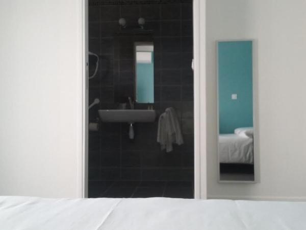 Hotel Bleu Azur : photo 8 de la chambre chambre double - accessible aux personnes à mobilité réduite 