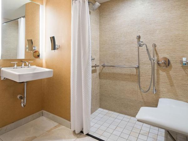 The Westin Crystal City Reagan National Airport : photo 9 de la chambre chambre traditionnelle avec 2 lits doubles