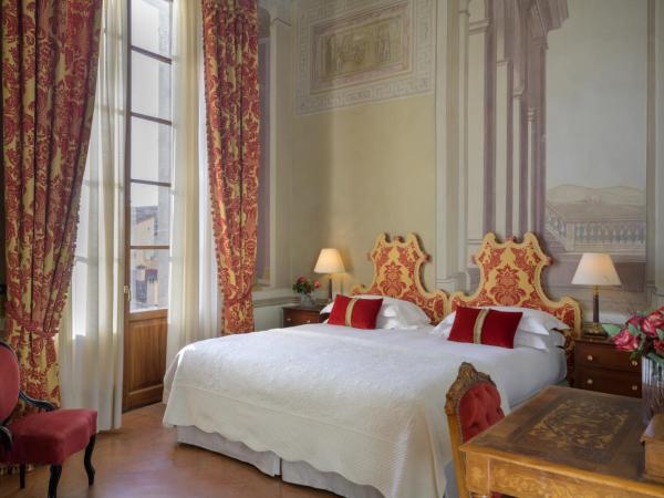 Grand Hotel Continental Siena - Starhotels Collezione : photo 2 de la chambre chambre double ou lits jumeaux deluxe avec terrasse