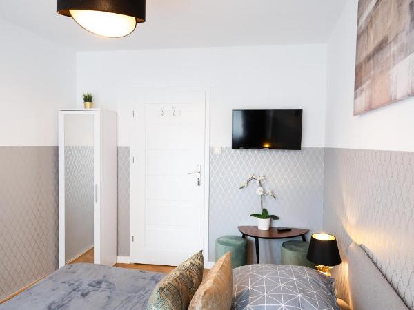 ClickTheFlat Stawki Apart Rooms : photo 2 de la chambre chambre double avec salle de bains commune