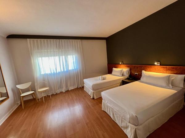 AP Hotel Madrid Airport : photo 2 de la chambre chambre triple
