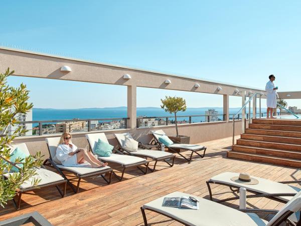 Dioklecijan Hotel & Residence : photo 7 de la chambre suite exécutive avec balcon - vue sur mer
