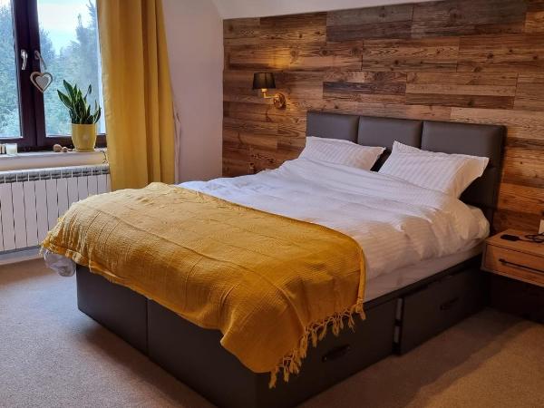 Emerald Spa Guest house : photo 5 de la chambre chambre lit king-size - vue sur jardin