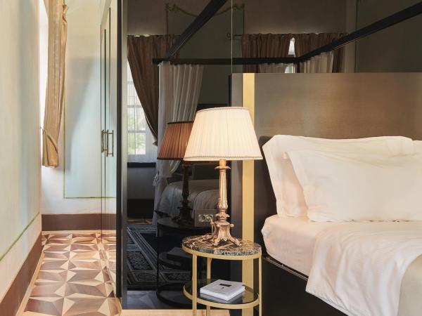 King Kresimir Heritage Hotel : photo 5 de la chambre chambre ancienne