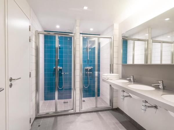 FIAP Paris : photo 8 de la chambre single bed in female dormitory room - aged 18-30