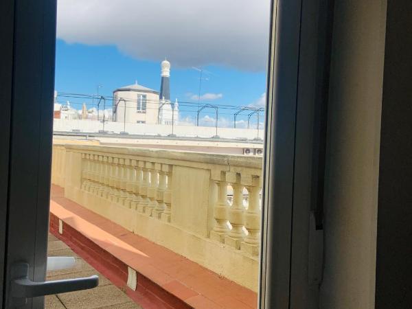 Hostal Abadia Madrid : photo 5 de la chambre hébergement mansardé deluxe avec terrasse