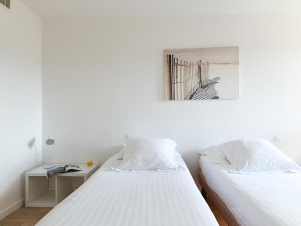 Hotel Le Pavillon Bleu : photo 4 de la chambre suite 2 chambres